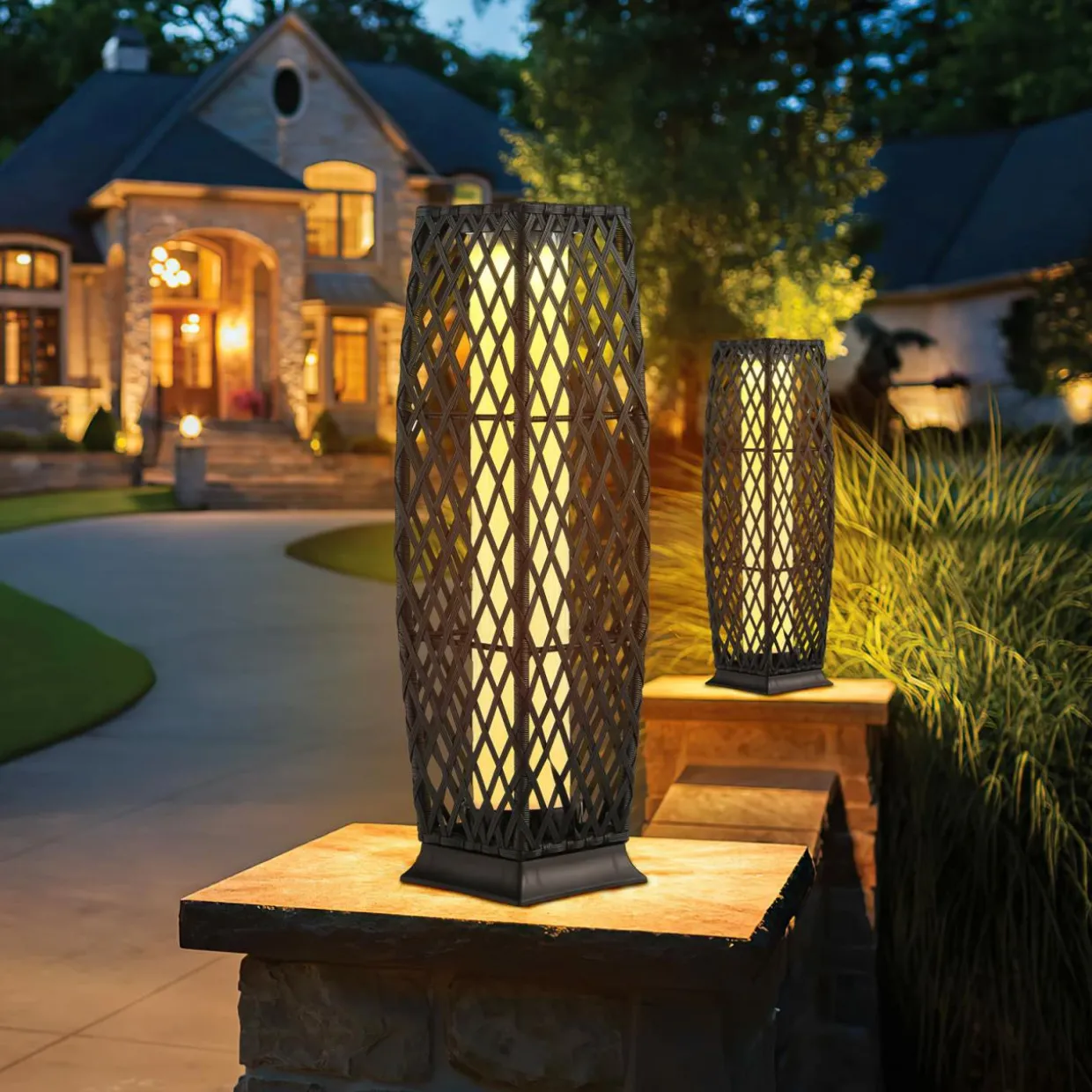Tangkula 2 Pieces Outdoor Solar Powered Floor Lamps