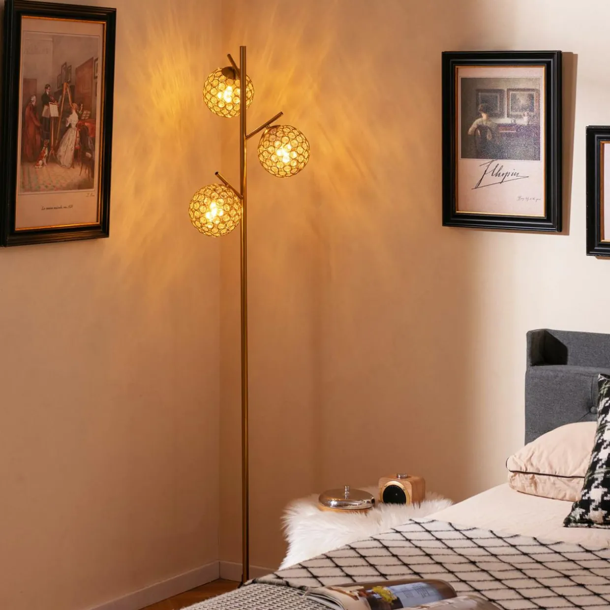 Tangkula 3-Globe Floor Lamp, Freestanding Tree Lamp w/Foot Switch & 3 E26 Bulb Bases (Golden, 3-Globe)